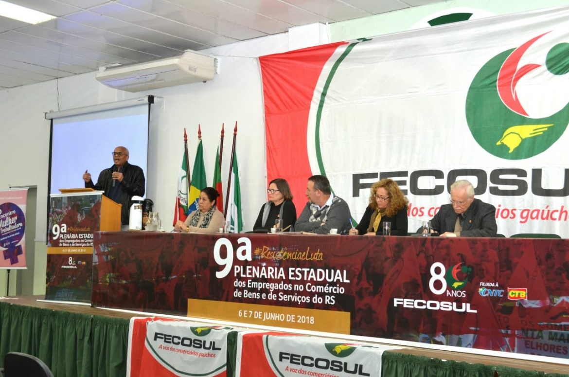 Nivaldo Santana faz painel de abertura da 9ª Plenária da Fecosul
