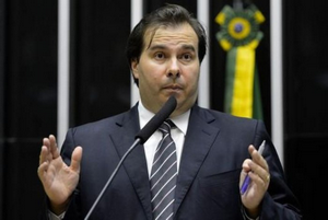 Maia avança contra a classe trabalhadora e afirma "Justiça do Trabalho não deveria nem existir"